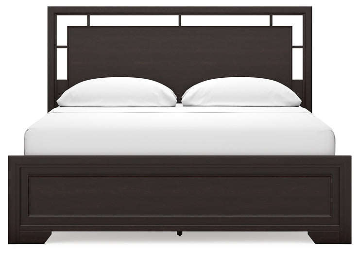 Covetown California King Panel Bed with Mirrored Dresser